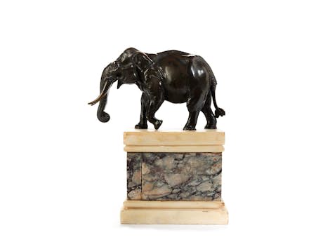Bronzetischfigur eines Elefanten